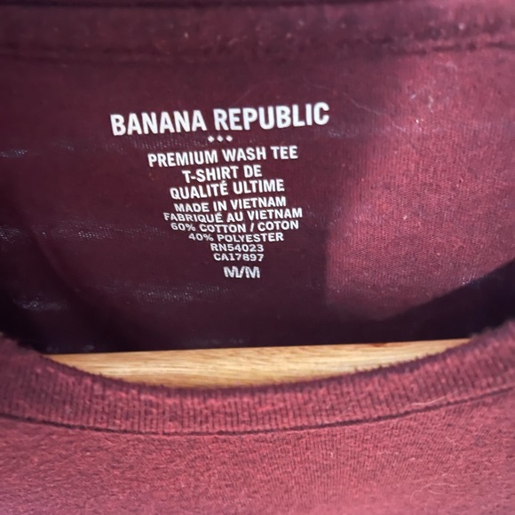 Banana Republic Factory Solid Maroon Soft T-Shirt - Medium - Picture 3 of 4
